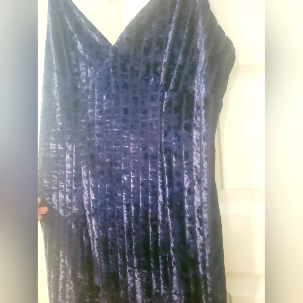 Gorgeous navy blue Velvet Dress. Tag says Size L but could fit medium.